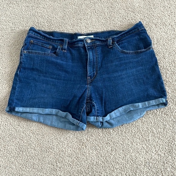 Levi's Mid Length Cuffed Denim Shorts - Picture 1 of 7